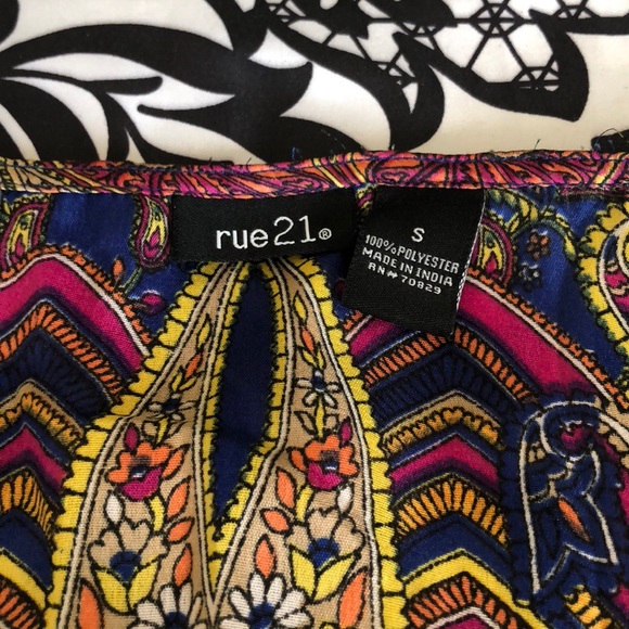 Rue 21 Silk Top - Picture 4 of 5